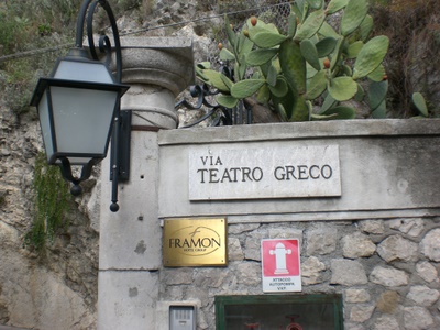 Via Teatro Greco.